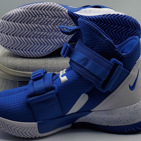 Nike Lebron Soldier XIII SFG TB Boys Size 5 NEW - Picture 4 of 9